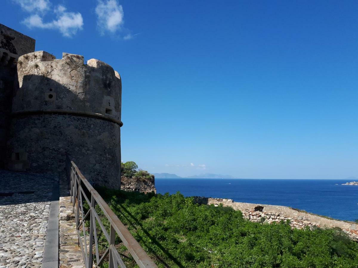 Bed and Breakfast La Riviera Милаццо Экстерьер фото